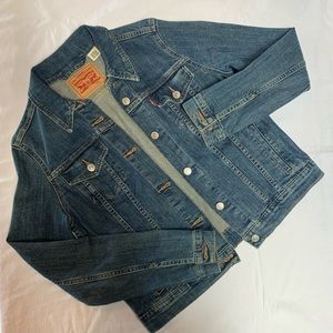 Levi’s jean jacket (women’s)
